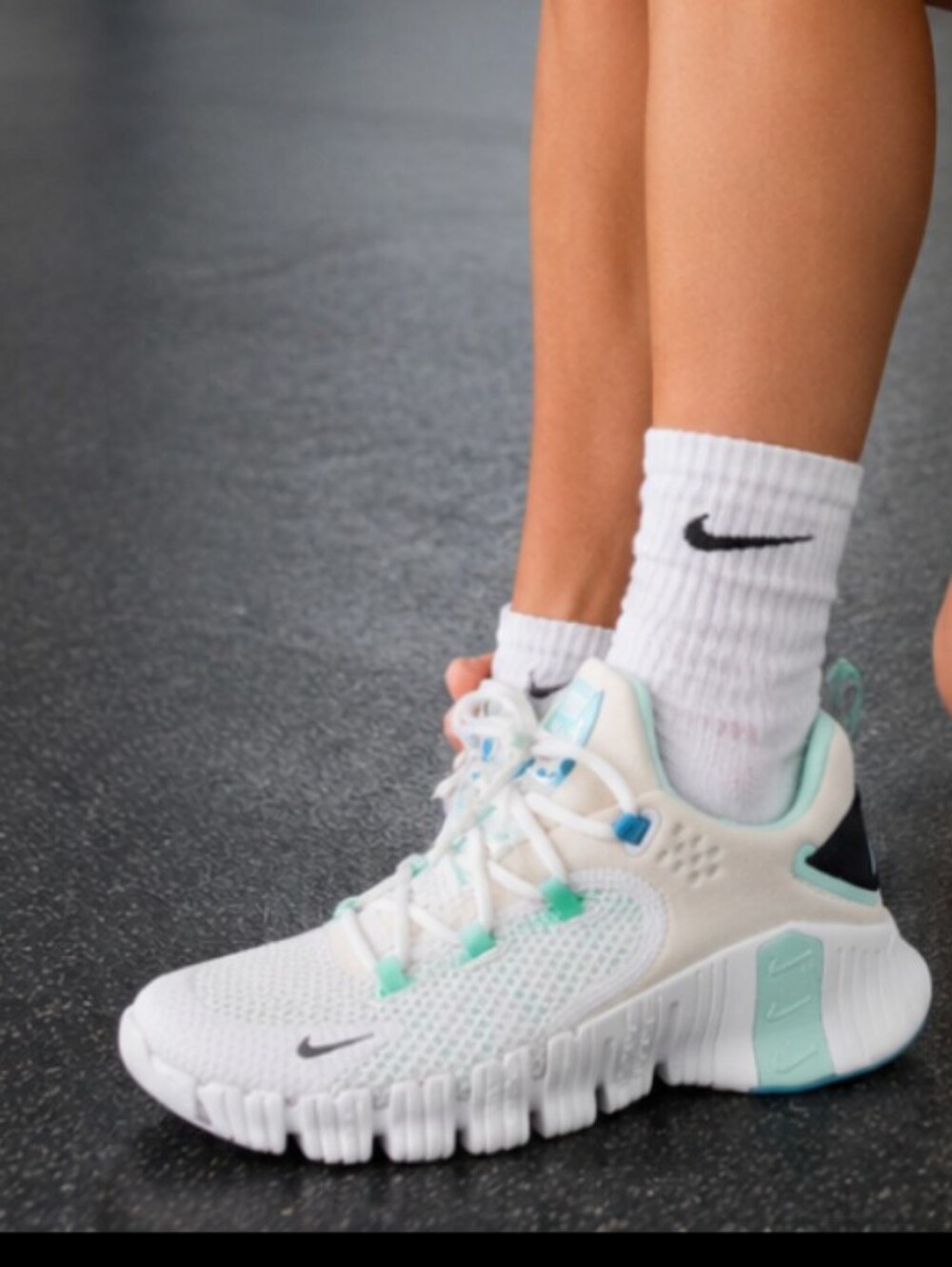 Nike Free Metcon 4 Women’s Size 8 White Mint Foam Blue Training Shoes